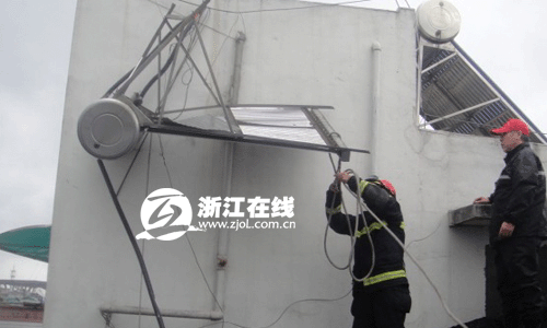 屋頂太陽能熱水器“坐不住”了